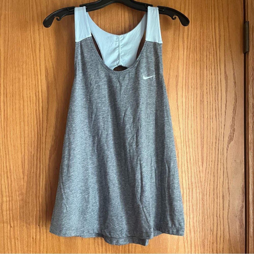 Nike Dri fit women’s racer back two tone athletic tank top women’s Large